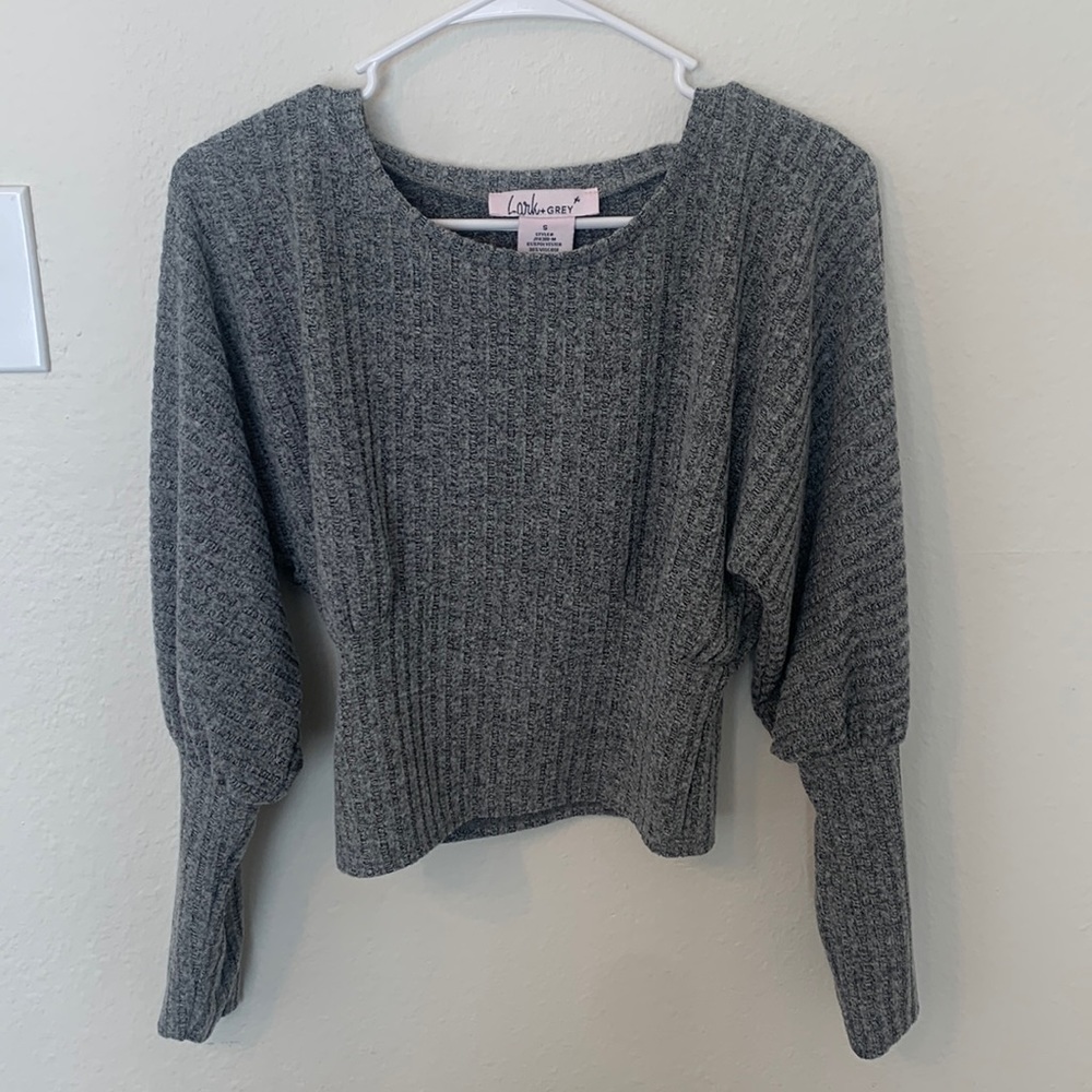 +Gray casual sweater Grey Small